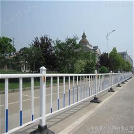 冀林厂家专业生产市政道路护栏道路交通隔离栏锌钢喷塑道路护栏