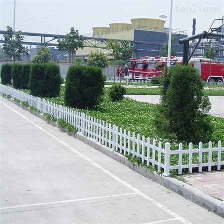 草坪护栏 【护栏厂家】PVC草坪围栏  小区庭院绿化护栏  花坛pvc草坪护栏
