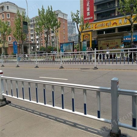 【冀林】供应锌钢交通道路护栏 市政道路隔离护栏厂家 道路防护栏