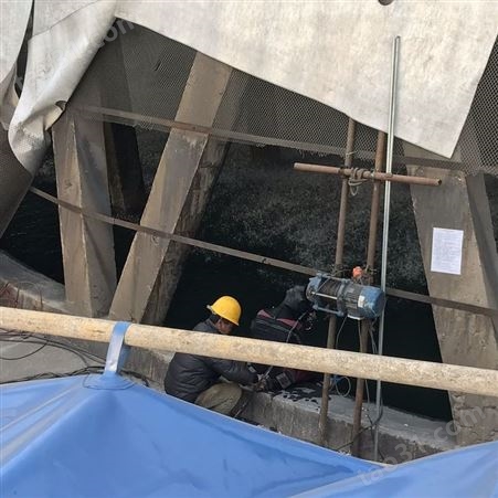 湘潭水下切割钢管桩钢围堰 过河管道施工 本地公司 日夜服务