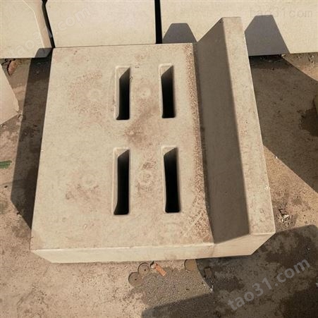 宏旭水泥缝隙式排水槽模具结构原理